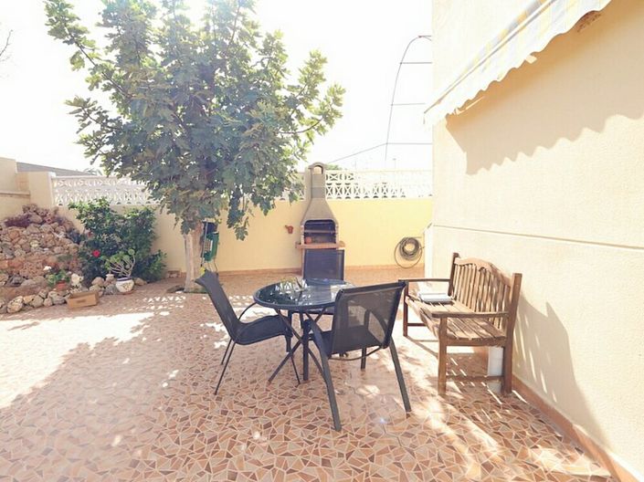 Image No.2-Villa de 4 chambres à vendre à Playa Flamenca