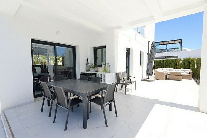 Image No.3-3 Bed Villa for sale