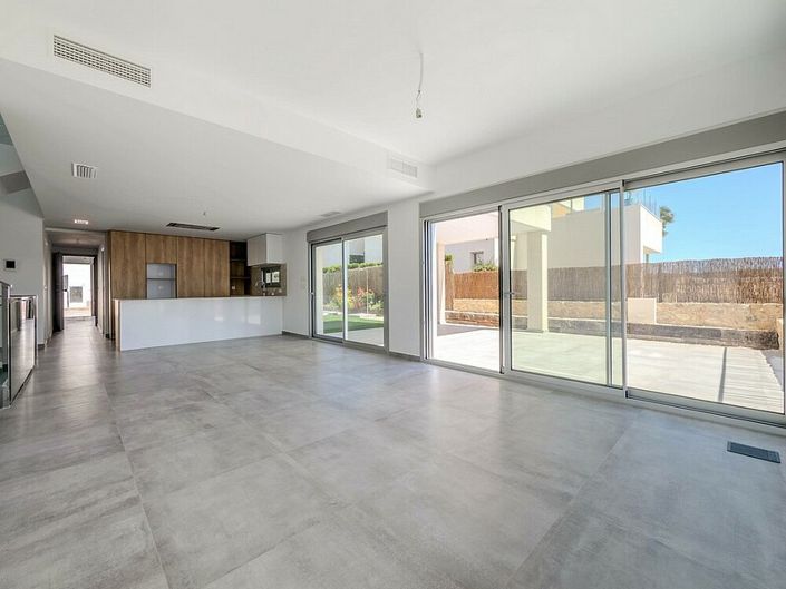 Image No.15-4 Bed Villa for sale