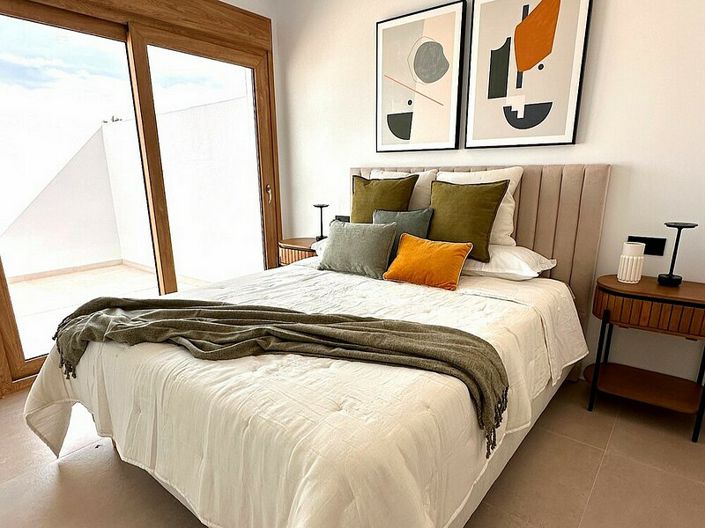 Image No.10-3 Bed Apartment for sale