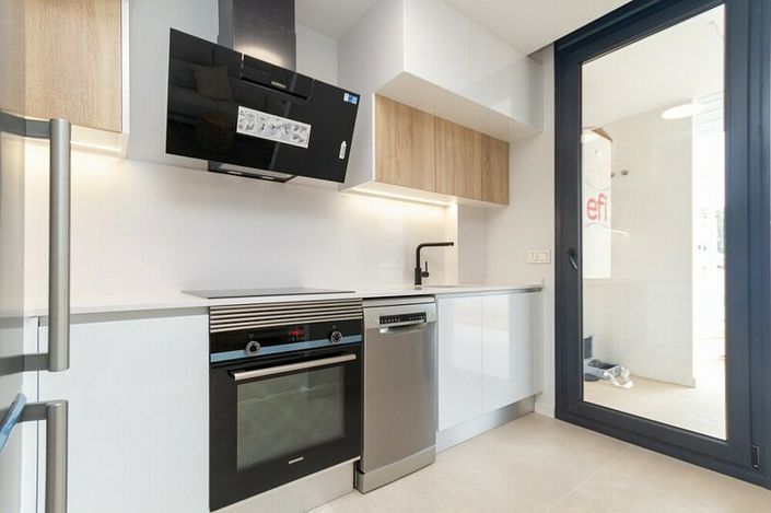Image No.9-3 Bed Apartment for sale