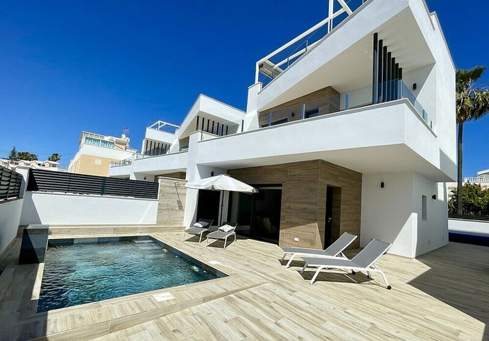 Image No.16-Villa for sale