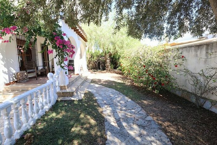 Image No.2-4 Bed Villa for sale