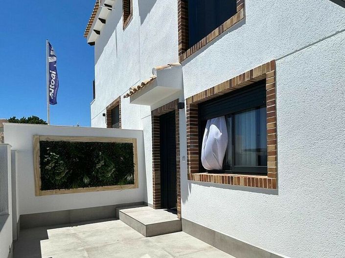 Image No.3-3 Bed Townhouse for sale