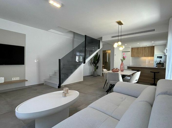 Image No.5-3 Bed Townhouse for sale