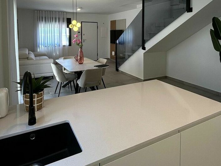 Image No.9-3 Bed Townhouse for sale