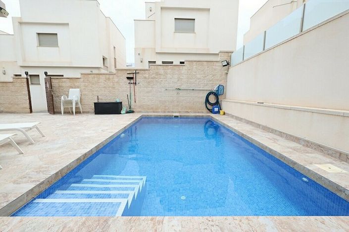 Image No.2-3 Bed Villa for sale