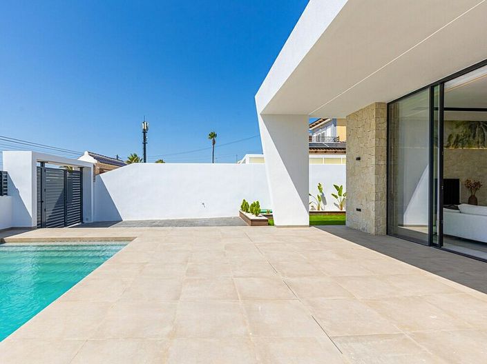 Image No.2-3 Bed Villa for sale