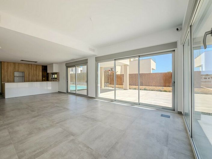 Image No.11-4 Bed Villa for sale