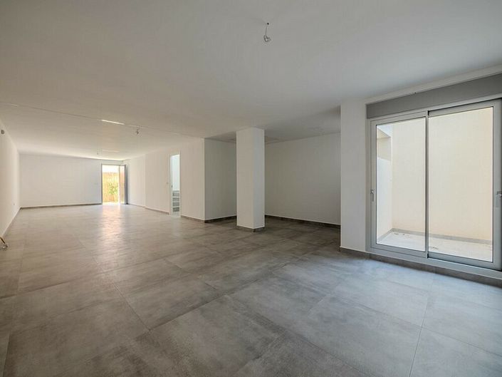 Image No.4-4 Bed Villa for sale
