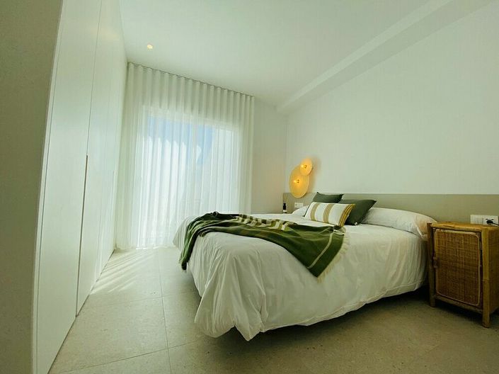 Image No.8-3 Bed Apartment for sale