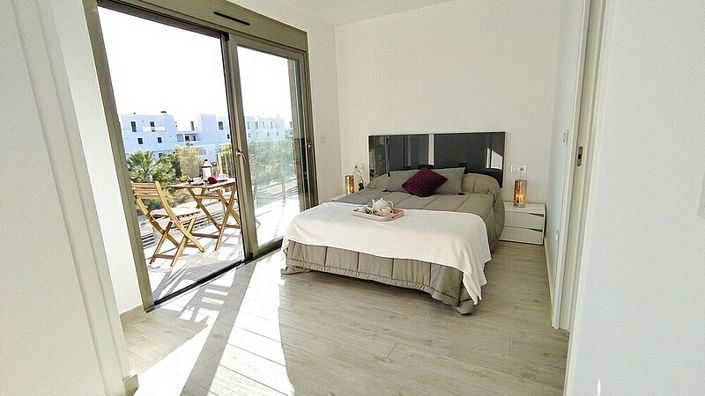 Image No.7-3 Bed Villa for sale