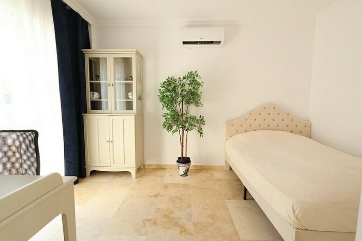 Image No.10-2 Bed Villa for sale