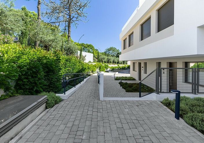 Image No.3-3 Bed Villa for sale