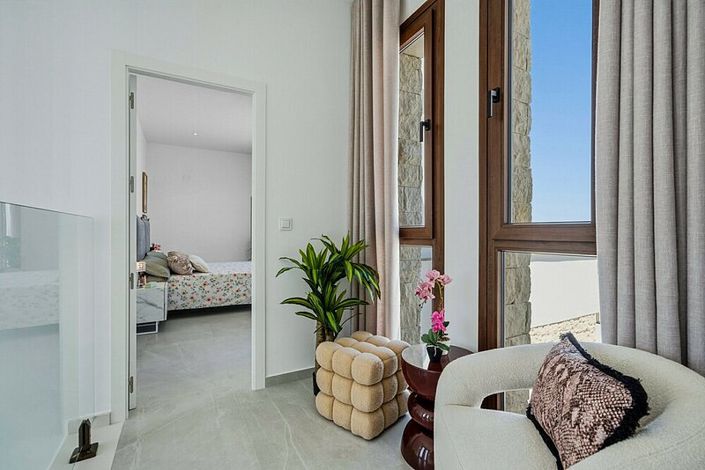 Image No.12-4 Bed Villa for sale