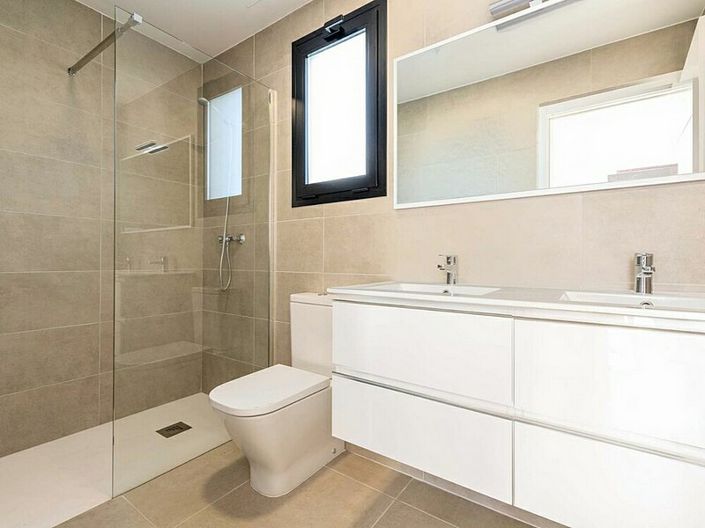 Image No.12-3 Bed Villa for sale