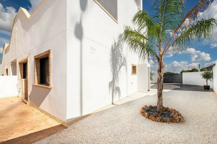 Image No.2-3 Bed Villa for sale