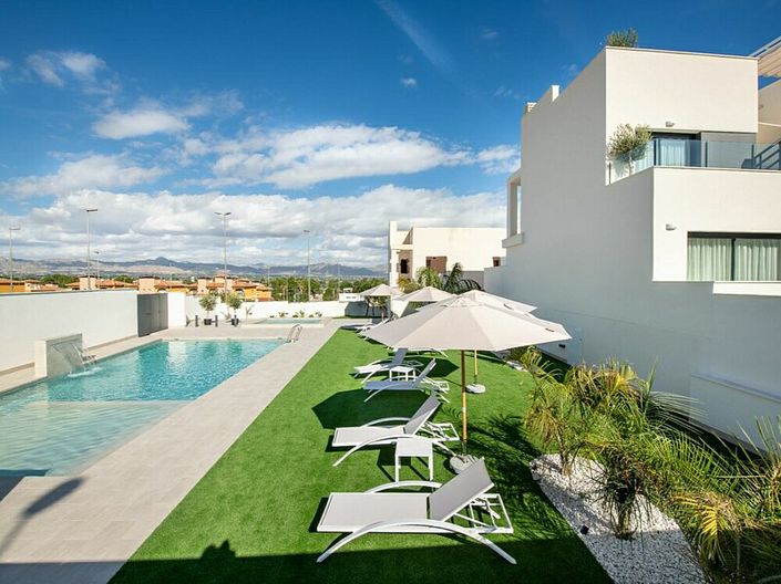 Image No.15-3 Bed Villa for sale