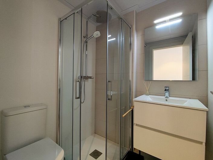 Image No.8-2 Bed Bungalow for sale