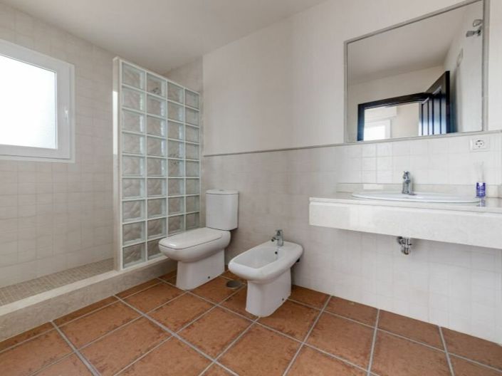 Image No.14-2 Bed Villa for sale
