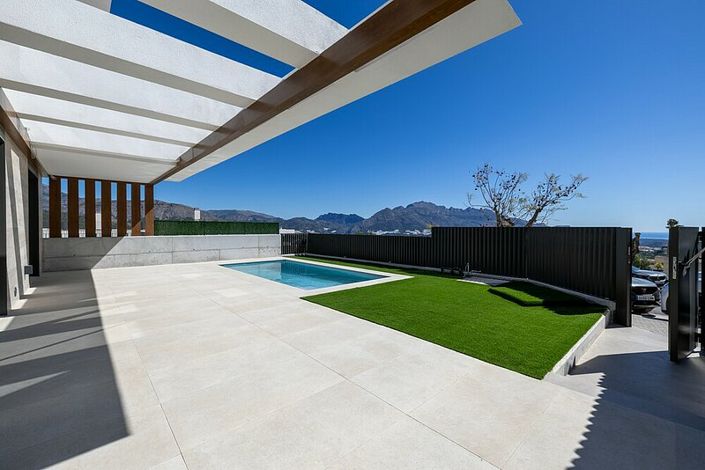 Image No.14-4 Bed Villa for sale