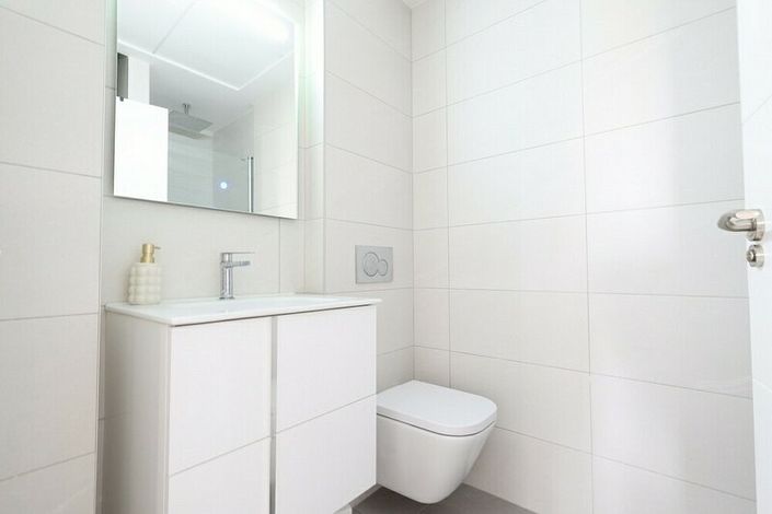 Image No.12-3 Bed Apartment for sale