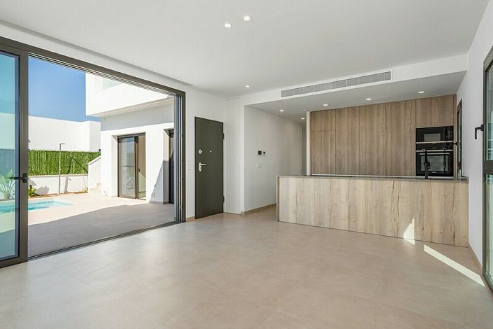 Image No.4-3 Bed Villa for sale