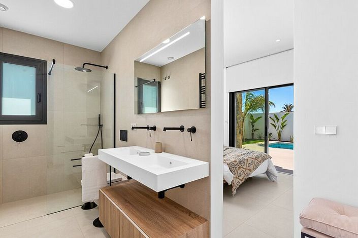 Image No.10-3 Bed Villa for sale