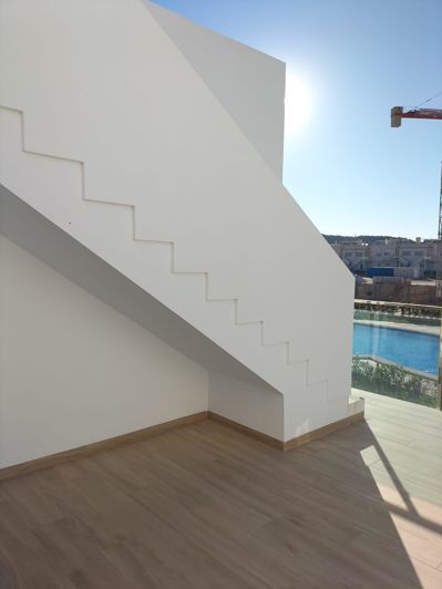 Image No.25-2 Bed House for sale