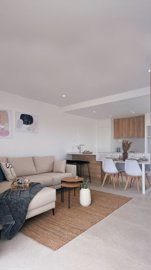 elisa-beach-2024-04-05-at-215645