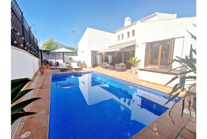 Image No.3-4 Bed Villa for sale