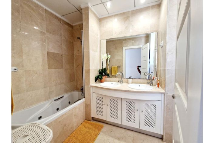 Image No.31-4 Bed Villa for sale