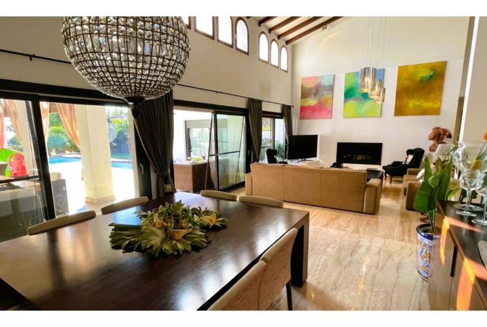 Image No.10-5 Bed Villa for sale