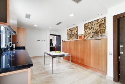 el-valle-rubi-villa-32-kitchen-04w-1170x785-1