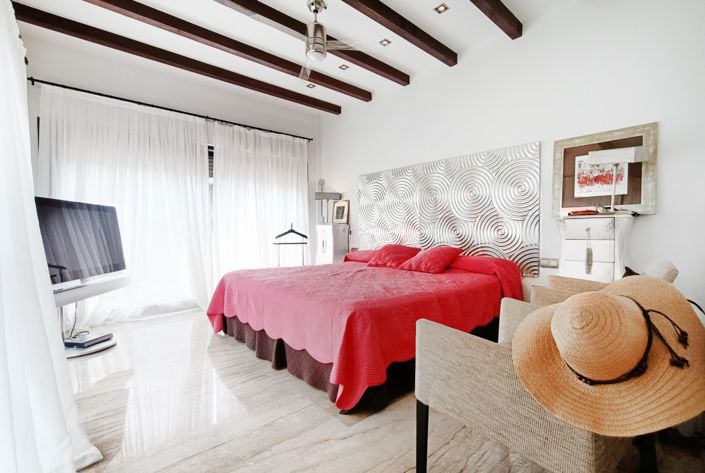 Image No.14-5 Bed Villa for sale