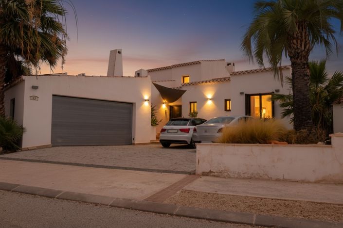 Image No.35-5 Bed Villa for sale