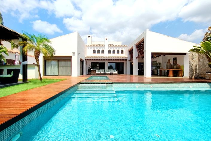 Image No.36-5 Bed Villa for sale