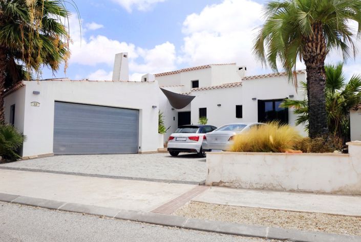 Image No.40-5 Bed Villa for sale