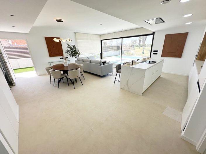 Image No.21-4 Bed Villa for sale