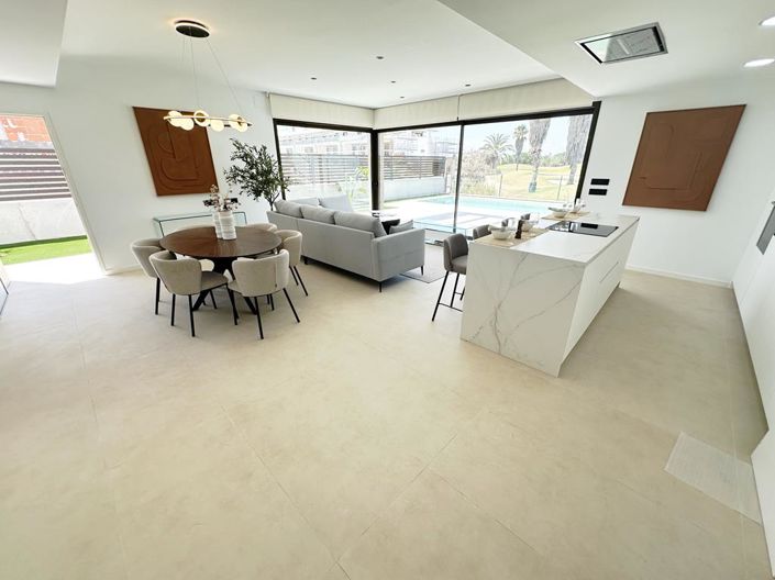 Image No.5-4 Bed Villa for sale