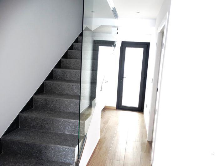 Image No.6-3 Bed Townhouse for sale