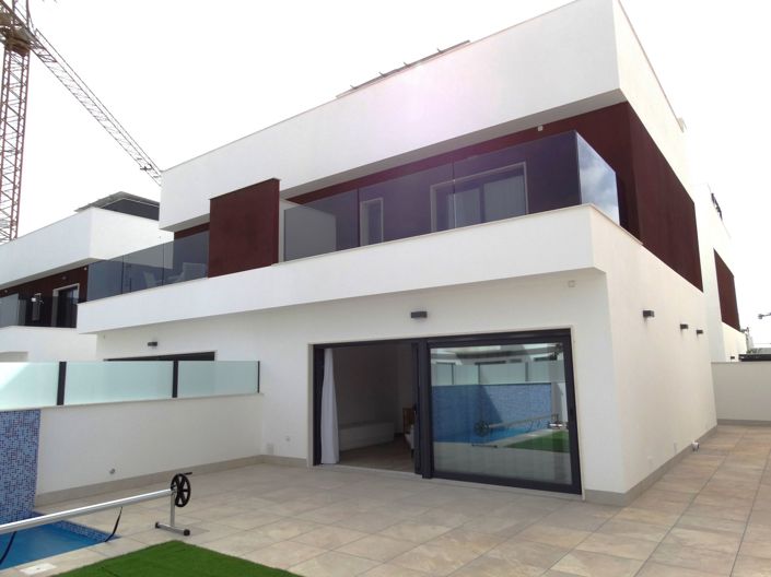 Image No.10-3 Bed Townhouse for sale