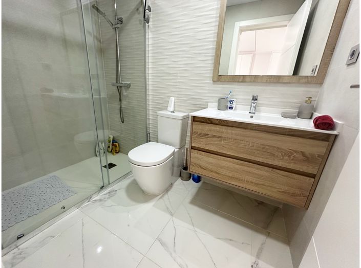 Image No.25-2 Bed Apartment for sale