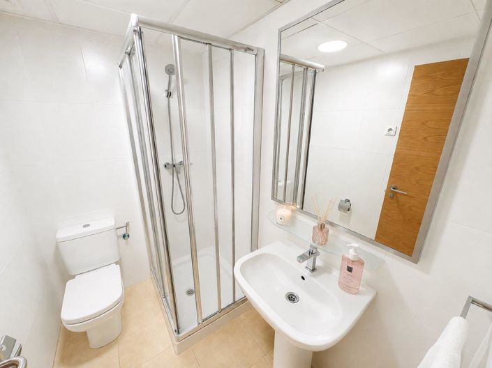Image No.17-2 Bed Apartment for sale