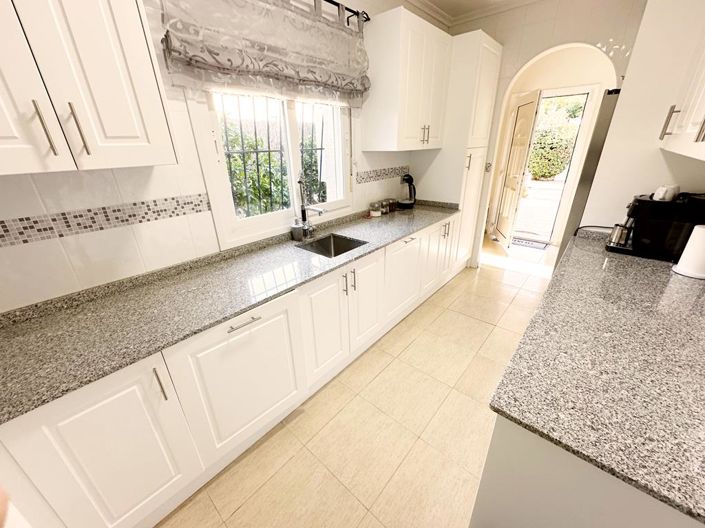 Image No.2-3 Bed Villa for sale