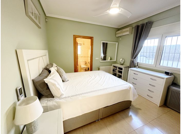 Image No.20-3 Bed Villa for sale