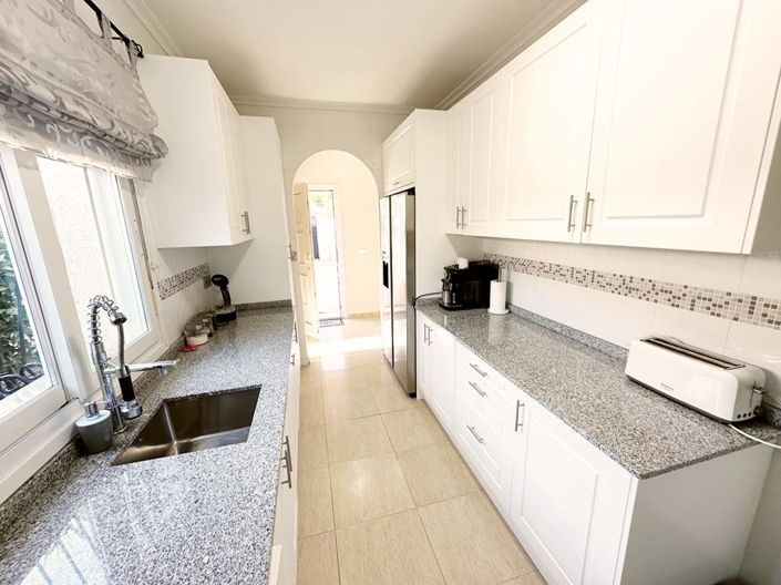 Image No.7-3 Bed Villa for sale