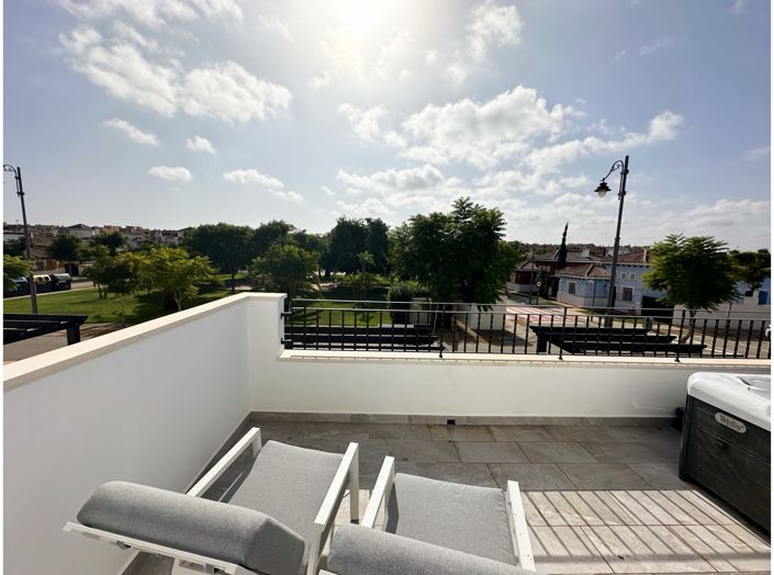 Image No.23-2 Bed Townhouse for sale