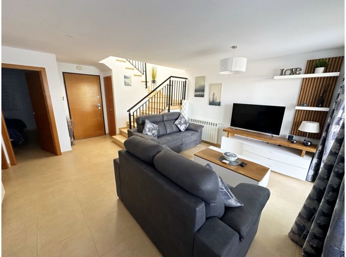 Image No.8-2 Bed Townhouse for sale