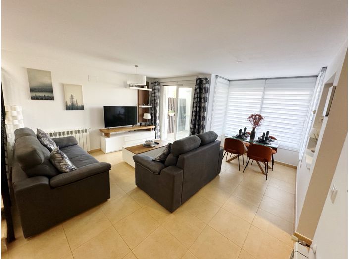 Image No.9-2 Bed Townhouse for sale